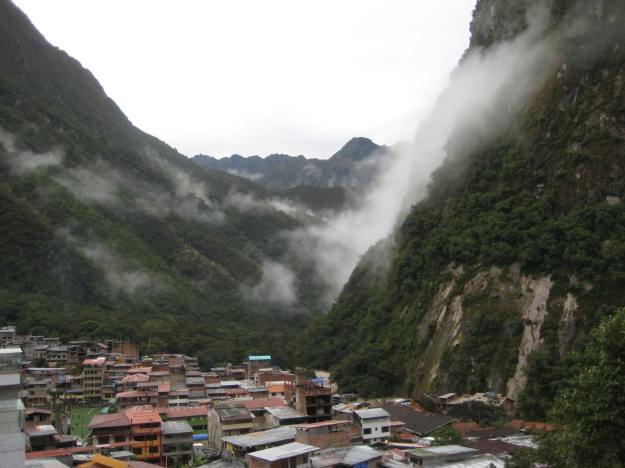 Eerste daglicht / First daylight in Aguas Calientes
